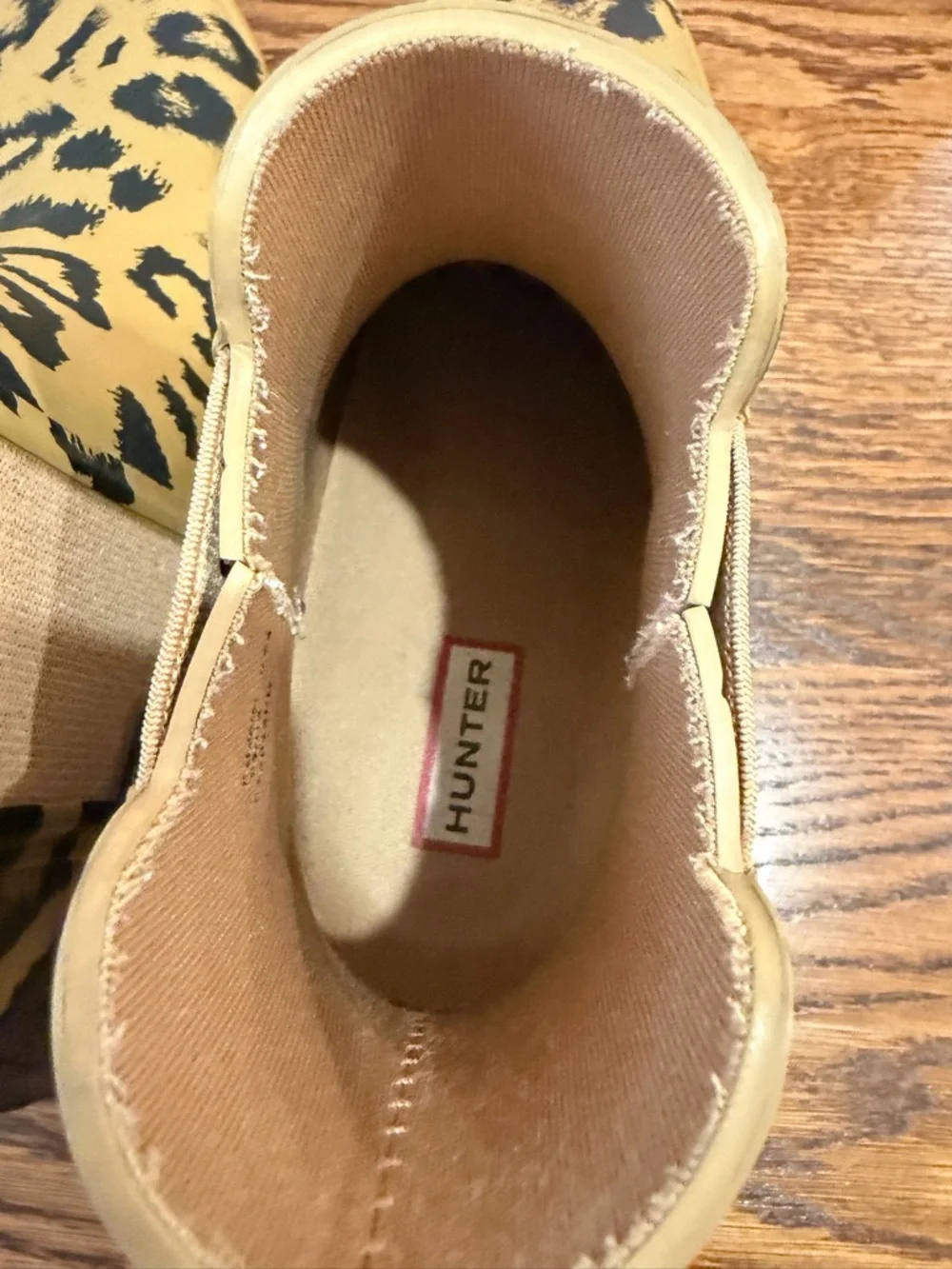 Women’s Hunter Leopard-Print Chelsea Rain Boot - Tan & Black - Picture 3 of 3